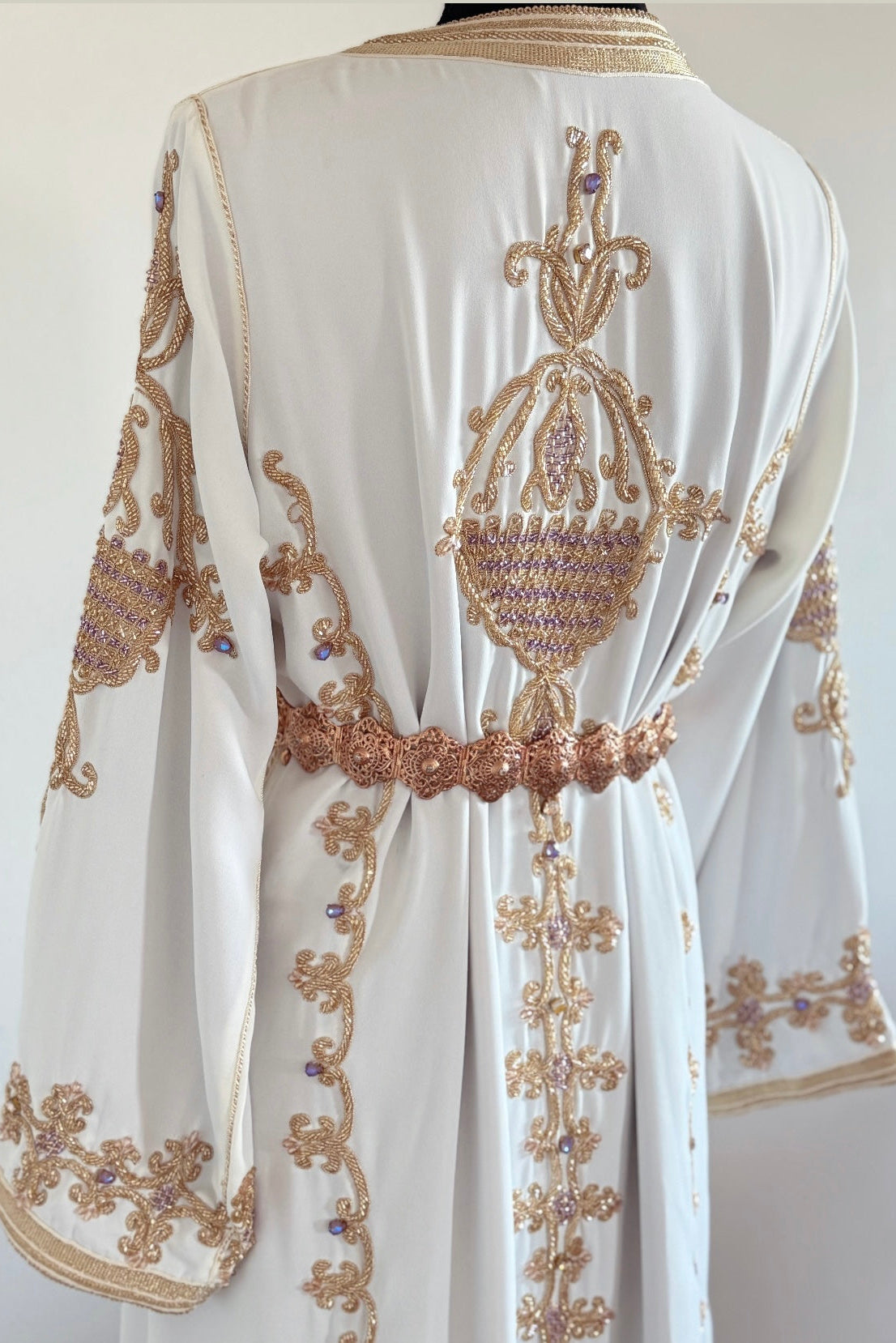 Takchita White Violet