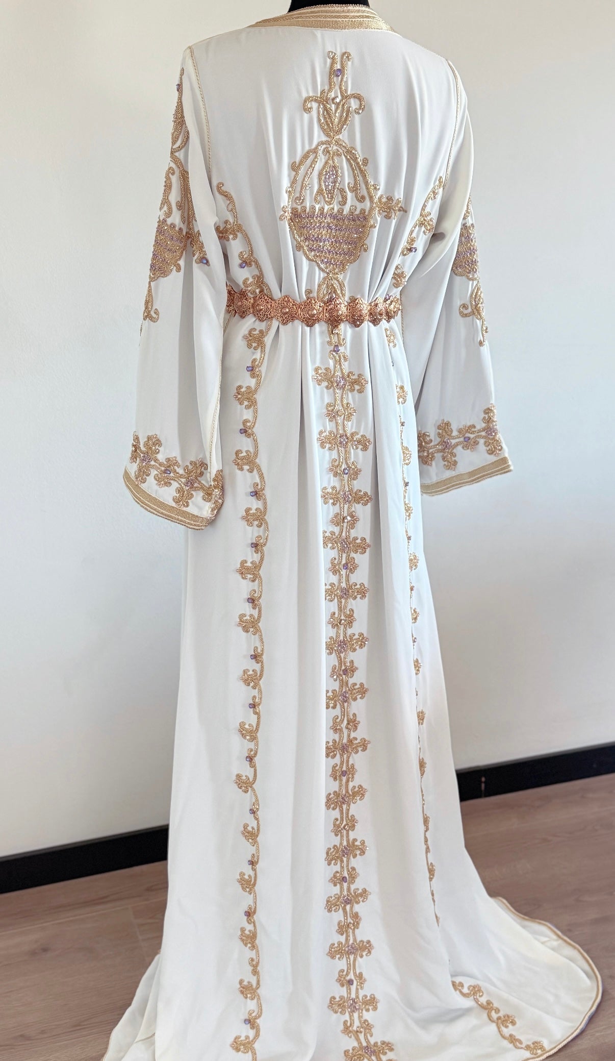 Takchita White Violet