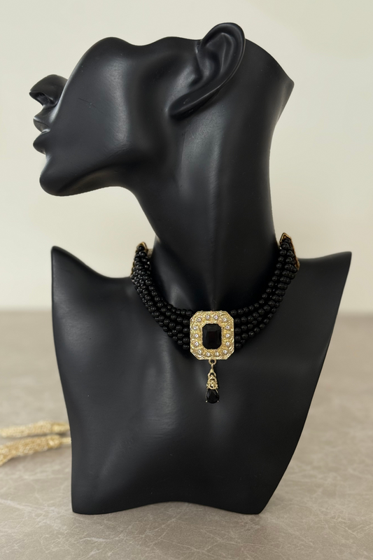 Traditional Pearl Choker